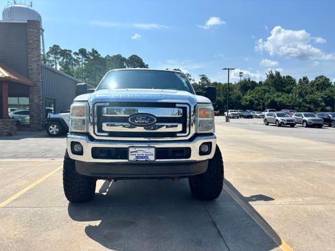 Used 2012 Ford F250 Lariat image 2