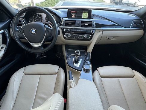 Used 2018 BMW 330i Sedan w/ Premium Package image 10
