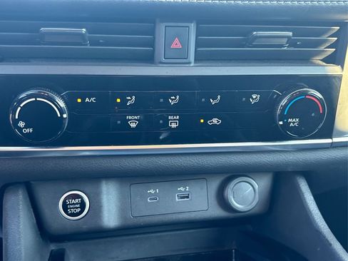 Used 2023 Nissan Rogue S image 27