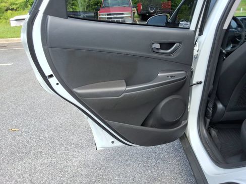Used 2021 Hyundai Kona SEL Plus FWD image 17
