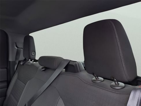 Used 2024 Chevrolet Silverado 2500 LT image 5