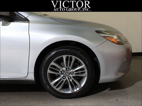 Used 2017 Toyota Camry SE FWD image 14