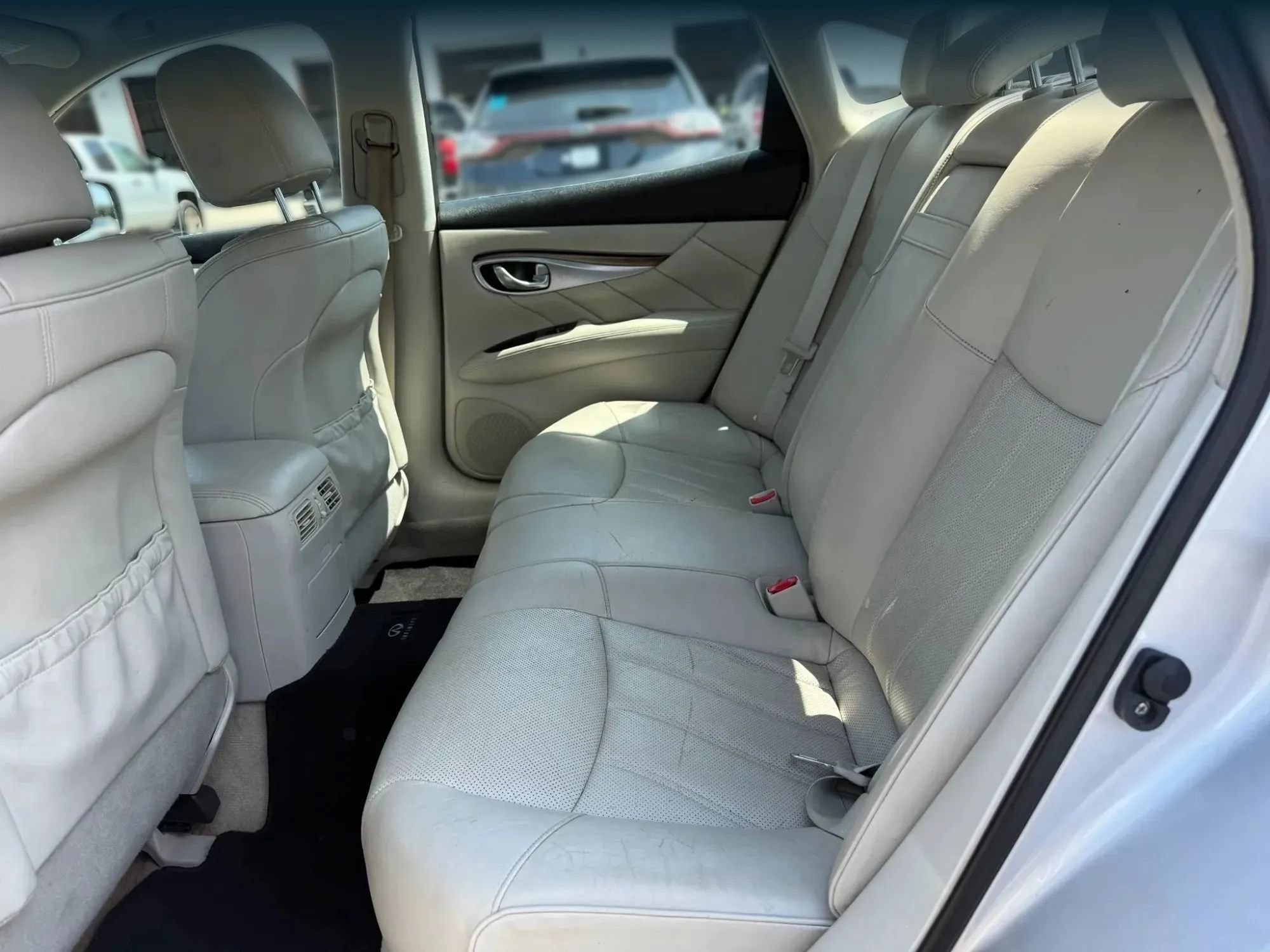 Used 2011 INFINITI M37 w/ Deluxe Touring Pkg RWD image 21