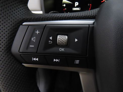 Used 2025 Mitsubishi Outlander SE FWD image 13