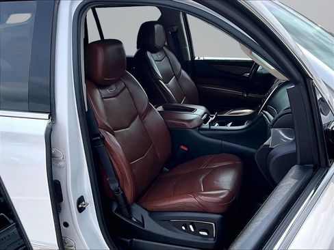 Used 2018 Cadillac Escalade Premium Luxury AWD/4WD image 8