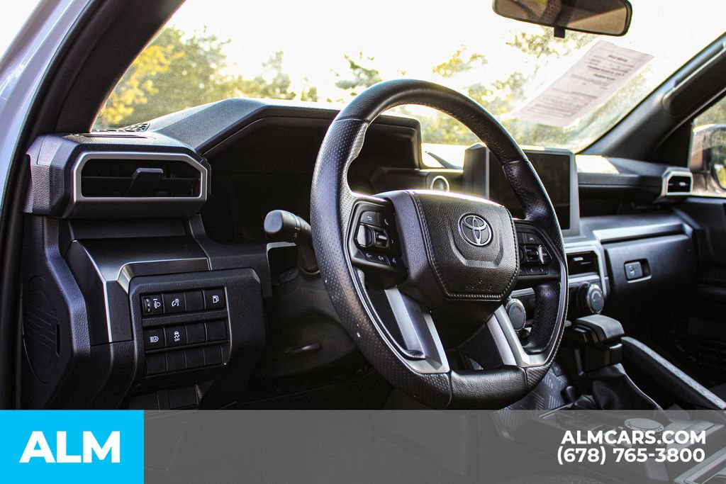 Used 2025 Toyota 4Runner SR5 AWD/4WD image 22