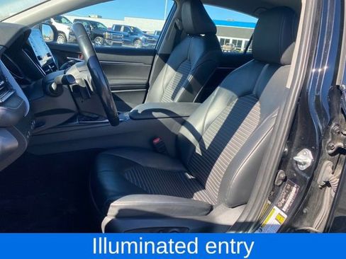 Used 2022 Toyota Camry SE image 13