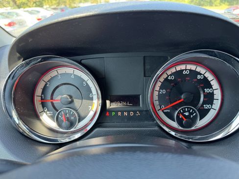 Used 2016 Dodge Grand Caravan SXT image 17