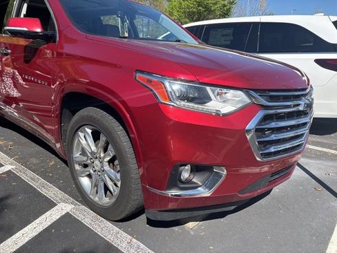 Used 2018 Chevrolet Traverse High Country image 3