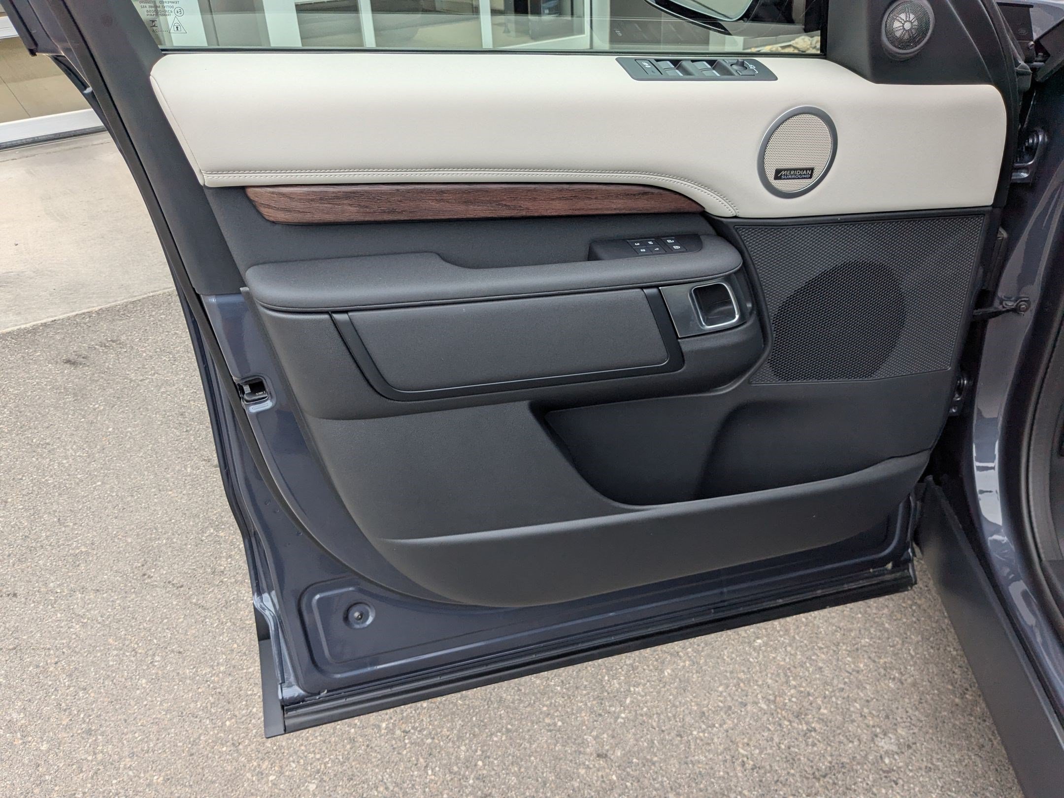 New 2026 Land Rover Discovery S AWD/4WD image 12