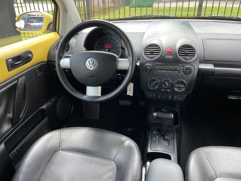 Used 2009 Volkswagen Beetle Coupe image 19