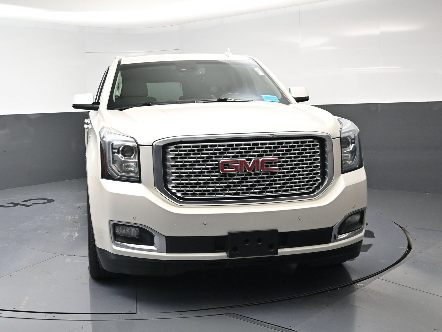 Used 2015 GMC Yukon XL Denali w/ Open Road Package AWD/4WD image 14
