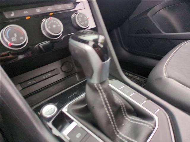 Used 2023 Volkswagen Taos SE w/ Panoramic Sunroof Package FWD image 12