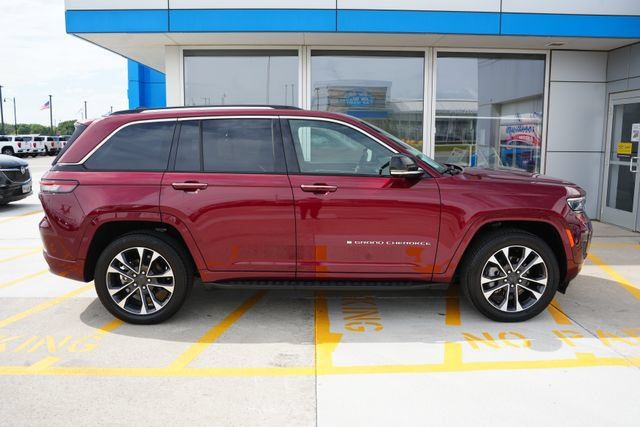 Used 2023 Jeep Grand Cherokee Overland w/ Adv Protech Group III AWD/4WD image 33