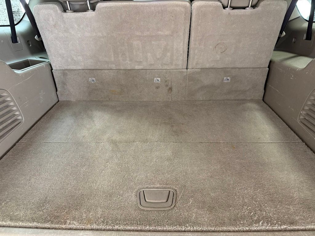 Used 2020 Chevrolet Suburban LT RWD image 9