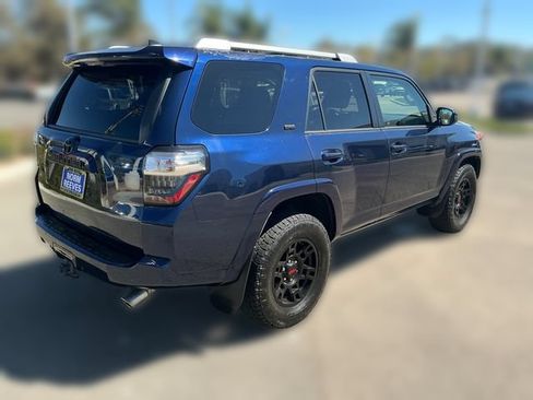 Used 2016 Toyota 4Runner SR5 RWD image 4
