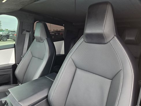 Used 2024 Tesla Cybertruck AWD Crew Cab image 20