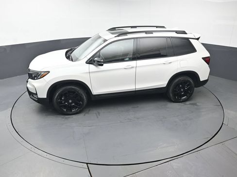 Certified 2024 Honda Passport Black Edition image 38