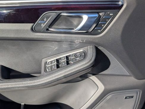 Used 2024 Porsche Macan image 20