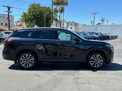 New 2027 INFINITI QX60 Luxe w/ Family Package FWD image 9