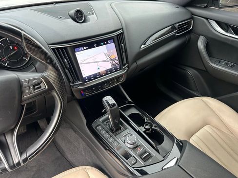 Used 2022 Maserati Levante GT AWD/4WD image 21