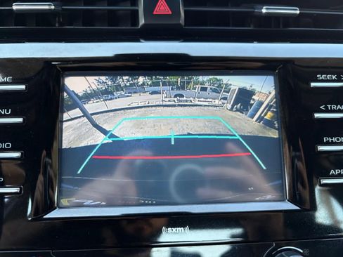 Used 2020 Toyota Camry SE FWD image 31