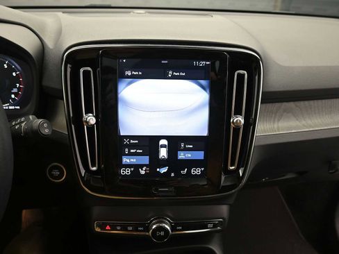 Used 2020 Volvo XC40 T5 Inscription image 18