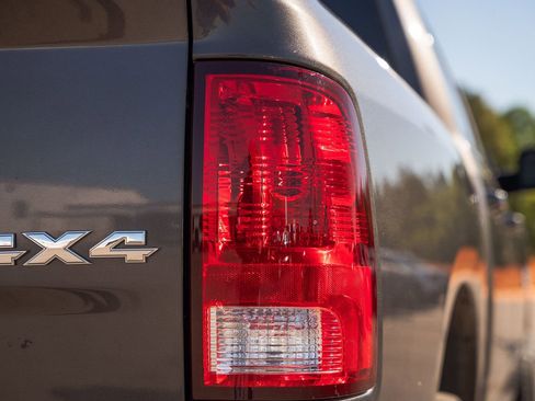 Used 2017 RAM 1500 Big Horn AWD/4WD image 19