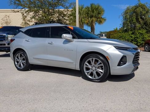 Used 2019 Chevrolet Blazer Premier w/ Sun and Wheels Package FWD image 2