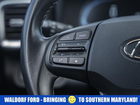 Used 2024 Hyundai Venue SEL image 29