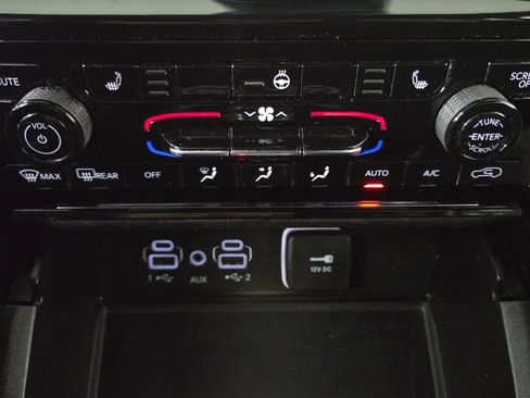 Used 2023 Jeep Grand Cherokee Altitude image 26