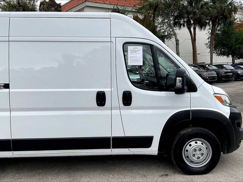 Used 2025 RAM ProMaster 2500 w/ Convenience Group FWD image 18