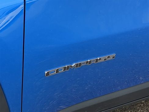 Certified 2021 Jeep Compass Limited image 20