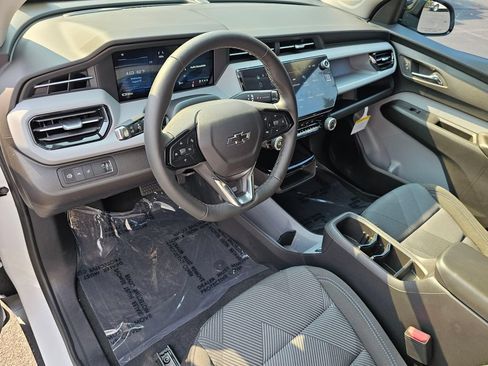 New 2027 Chevrolet Bolt LT w/ Comfort Package FWD image 19