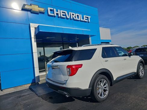 Used 2020 Ford Explorer Limited AWD/4WD image 3