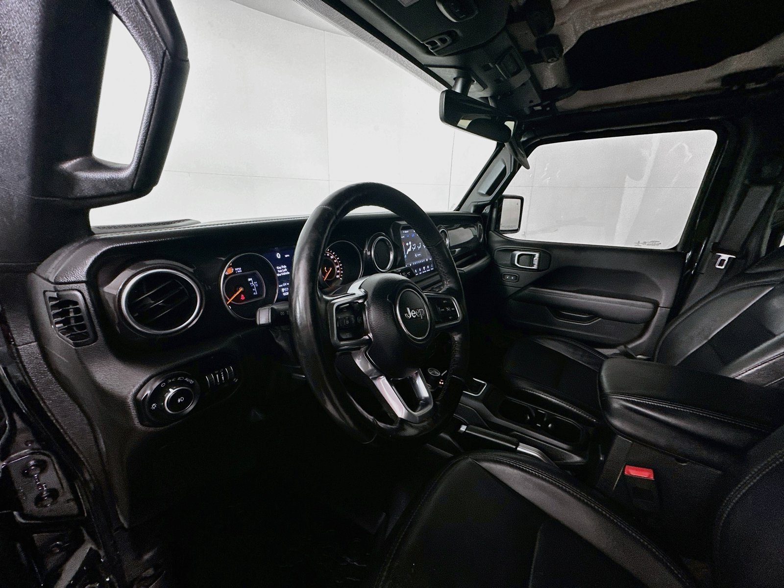 Used 2020 Jeep Wrangler Unlimited Sahara AWD/4WD image 9