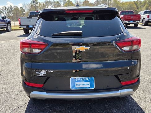 Used 2026 Chevrolet TrailBlazer LT w/ Driver Confidence Package image 9