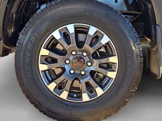 Used 2023 Nissan Titan PRO-4X AWD/4WD image 23