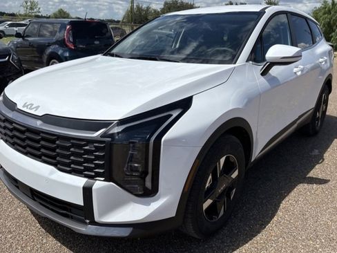 New 2026 Kia Sportage LX image 3