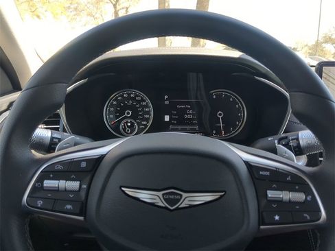 Used 2025 Genesis G70 2.5T image 28