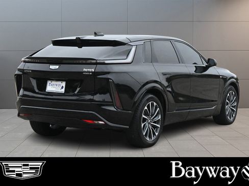 Certified 2024 Cadillac Lyriq Sport image 5