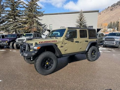 New 2025 Jeep Wrangler Unlimited Rubicon w/ Convenience Group AWD/4WD image 19
