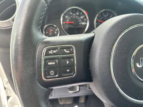 Used 2016 Jeep Wrangler Sahara w/ Connectivity Group AWD/4WD image 29