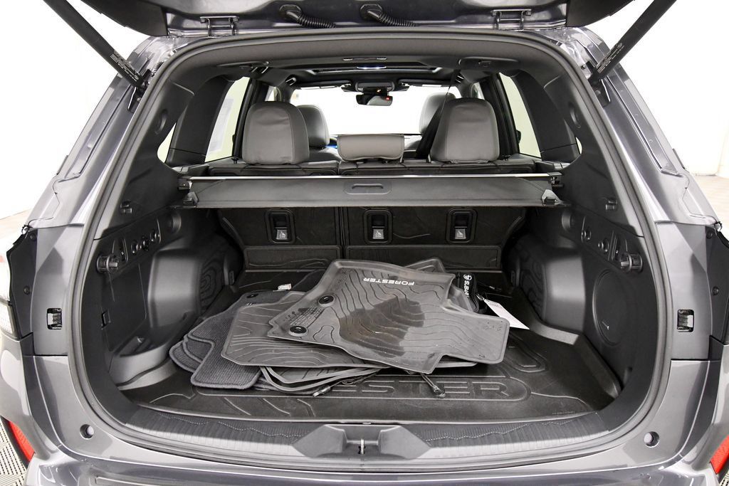 Used 2025 Subaru Forester Limited AWD/4WD image 7