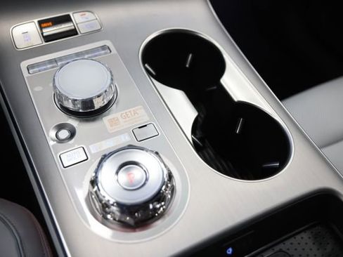 New 2026 Genesis GV70 2.5T Advanced w/ G1 Accessory Package image 34