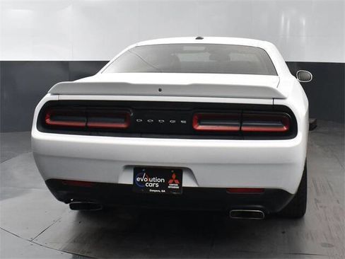 Used 2018 Dodge Challenger R/T image 16