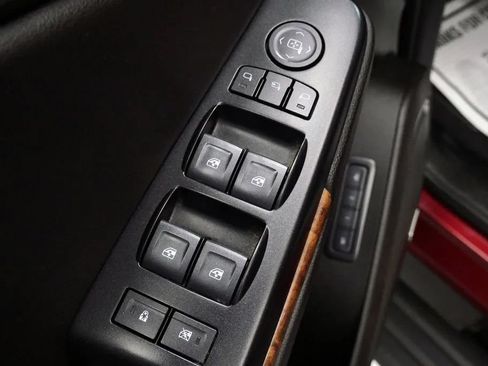 Used 2020 Chevrolet Tahoe Premier w/ Premier Plus Edition AWD/4WD image 13