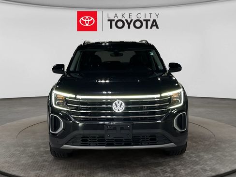 Used 2025 Volkswagen Atlas SE AWD/4WD image 14