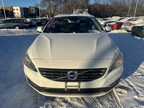 Used 2016 Volvo S60 T5 Premier image 2