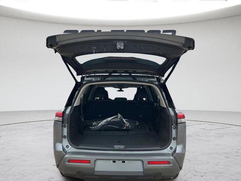 New 2026 Nissan Pathfinder SL image 10